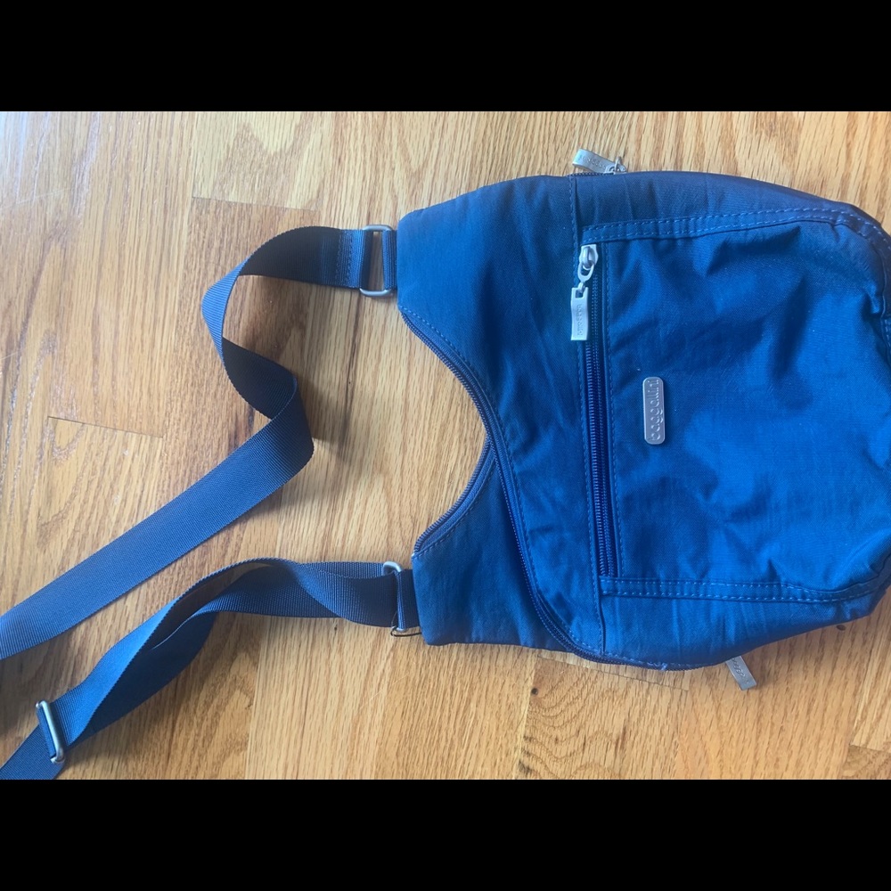 Baggallini blue crossbody